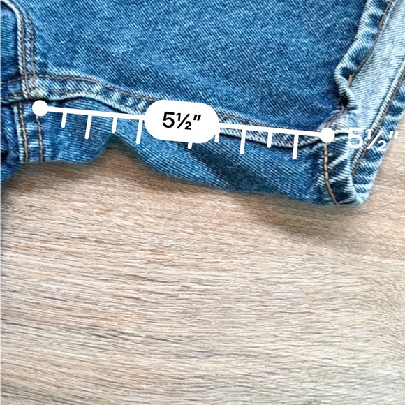 Levi's Blue Denim Women’s Vintage Style 951 Jean Shorts 100% Cotton - Picture 6 of 7